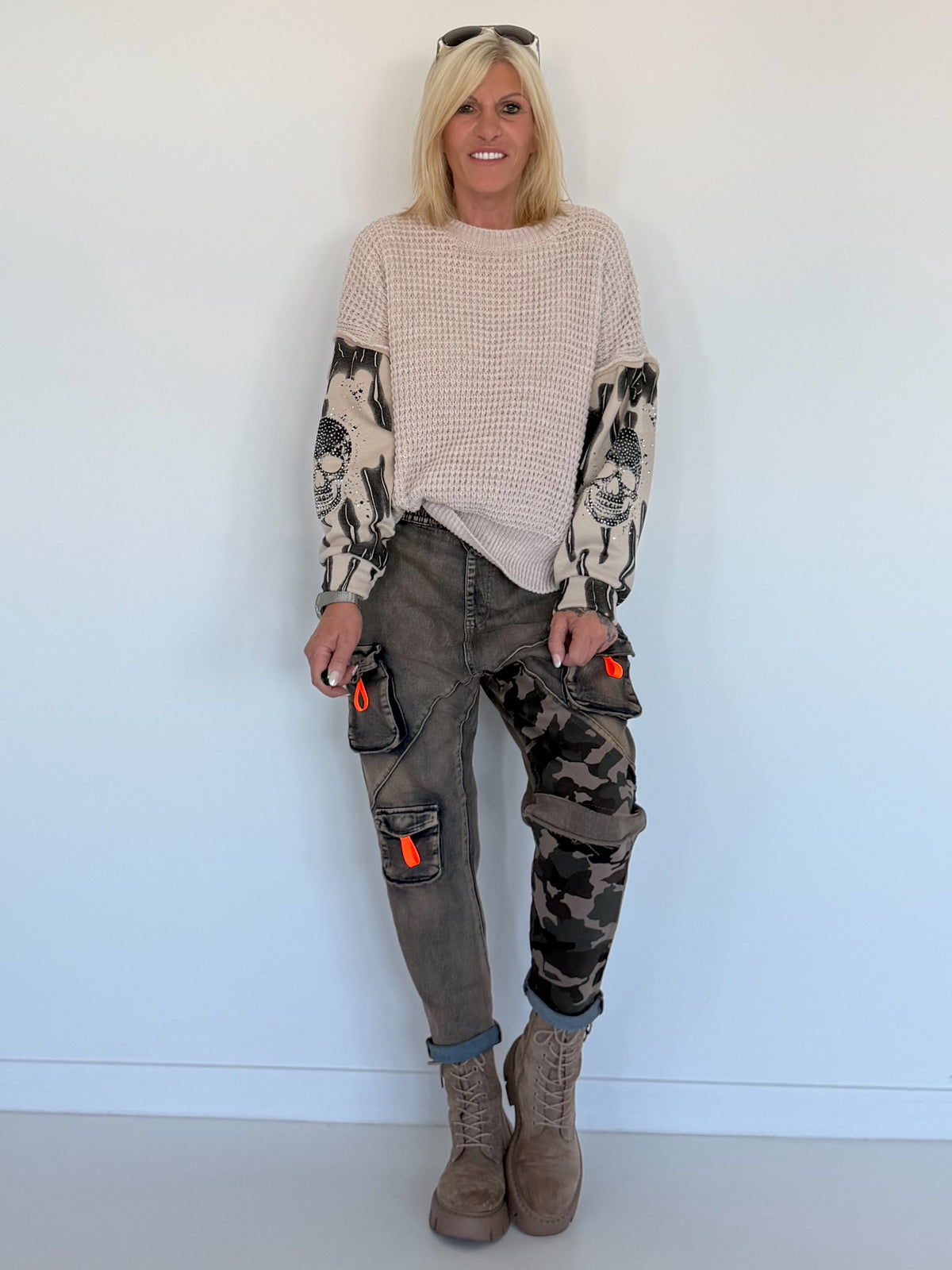 Grobstrickpullover mit Sweatärmeln Skull - beige