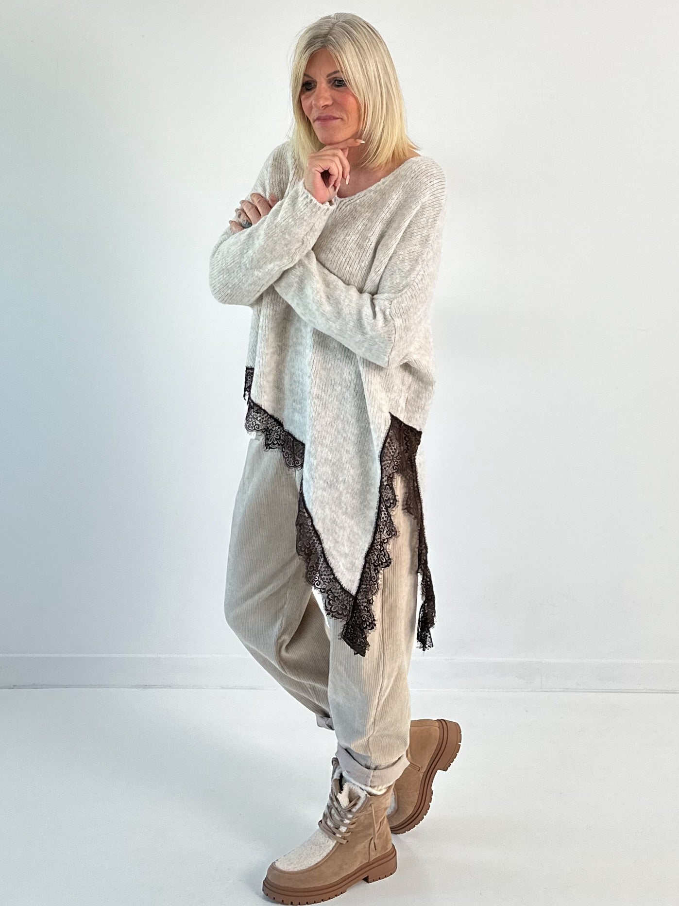 Bootie with teddy fleece, model "Love Crush" - beige