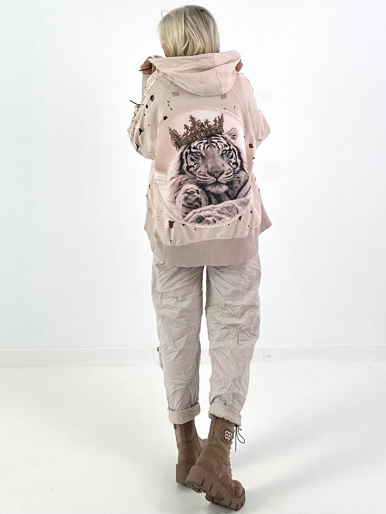 Stylische Sweatshirt Jacke mit großem Rückenpatch Tiger- beige