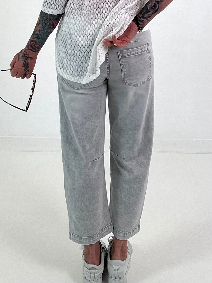 Jeans with silver eyelets - gray