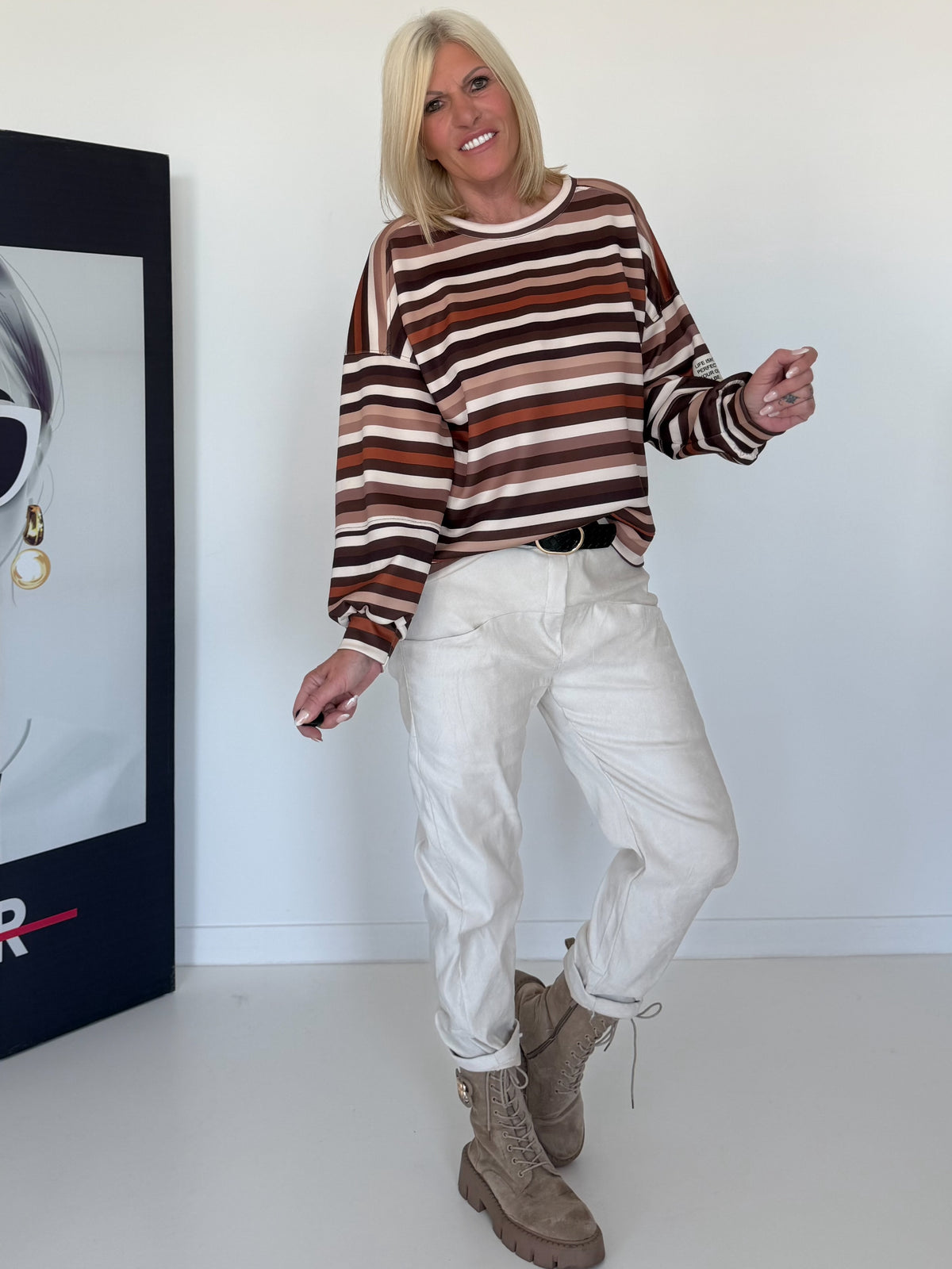 Sweater mit Allover-Streifen-Print - mokka-mehrfarbig