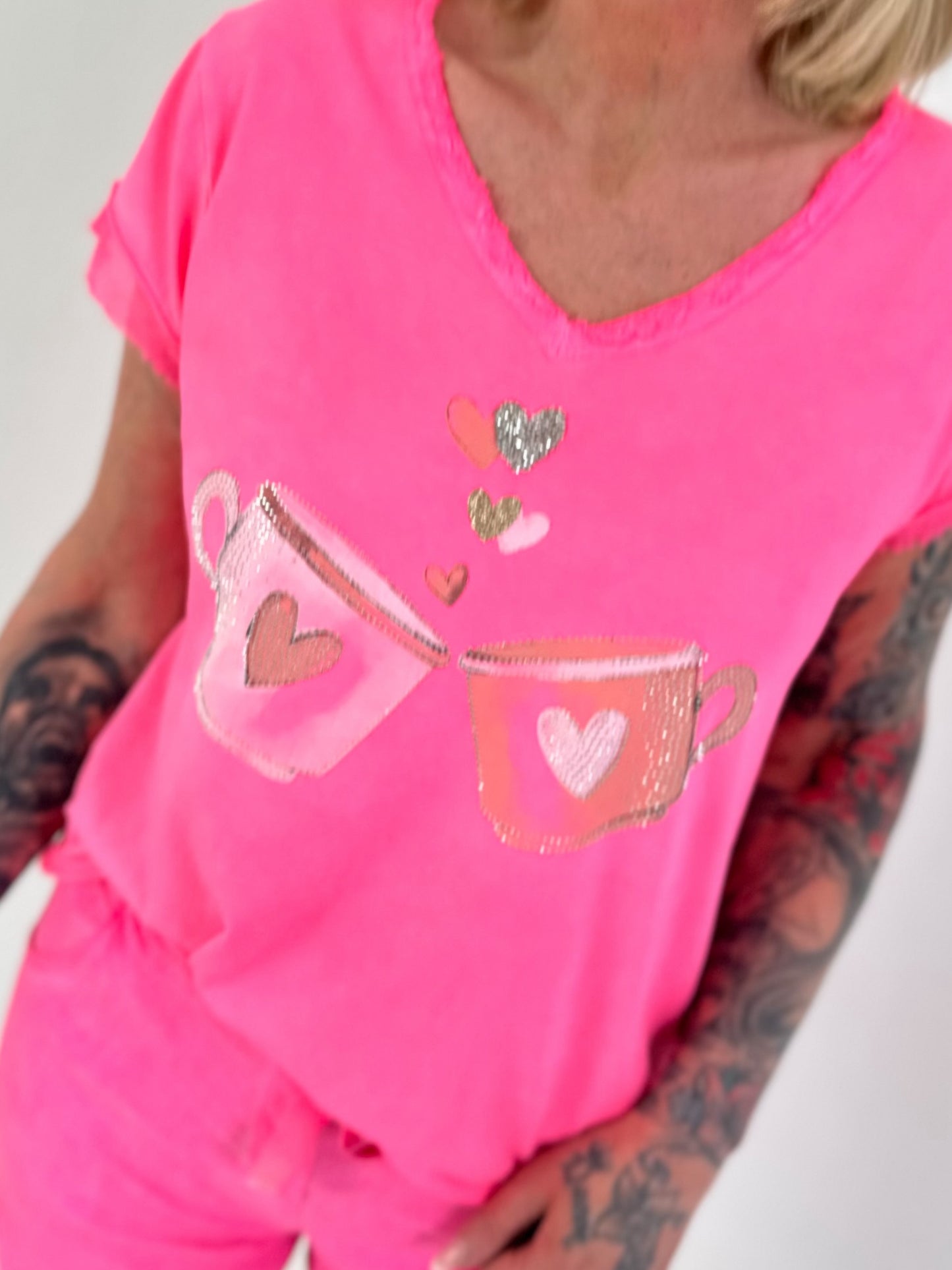 T-shirt Cups - neon pink