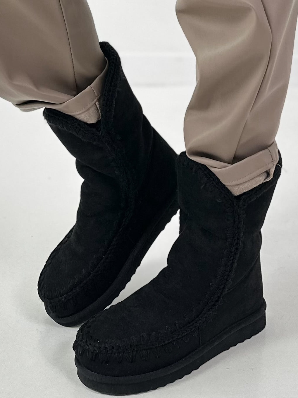 Bootie model "Urban Nature" - black