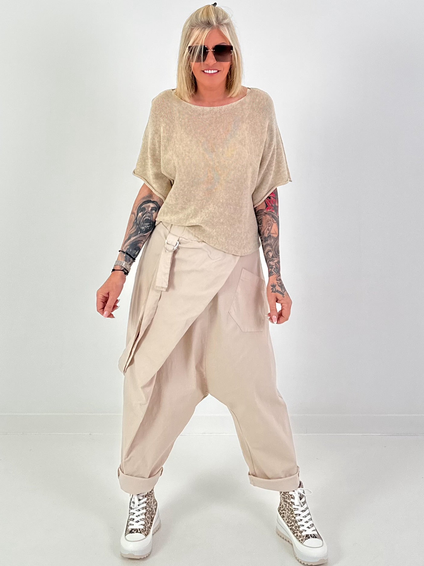 Baggy Hose mit Überwurf - beige