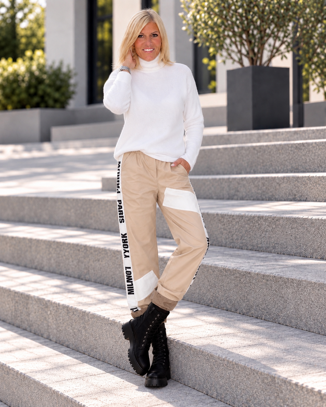 Hose im Materialmix City Statement - beige