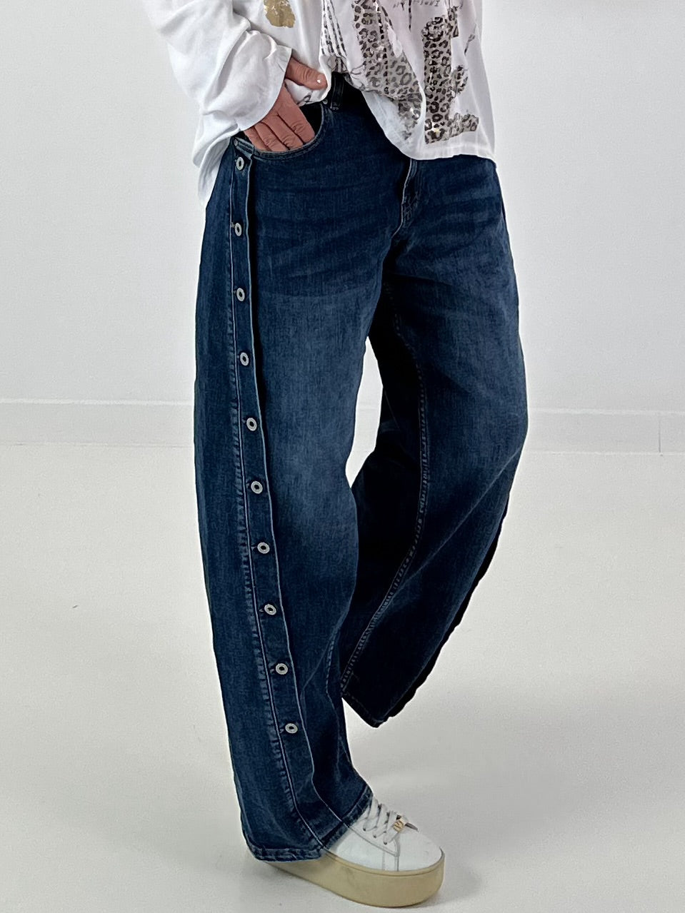 Jeans with vertical button placket - denim