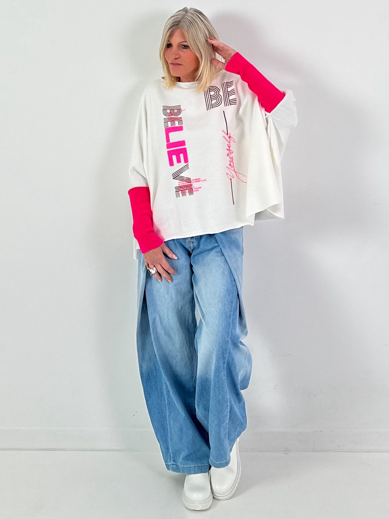 Oversized Sweatshirt Modell "Be Yourself" - weiss