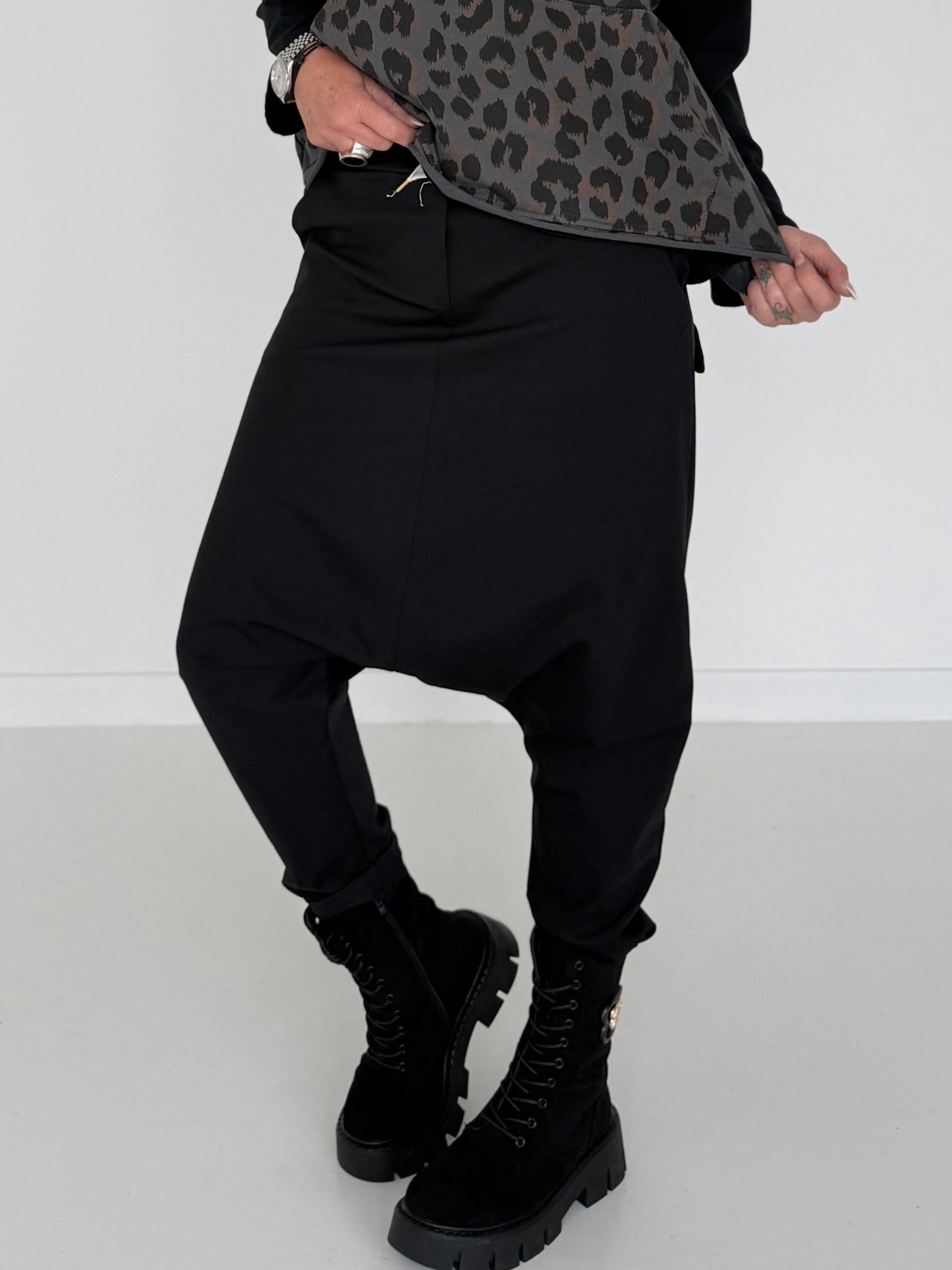 Baggy Hose mit Patten - schwarz