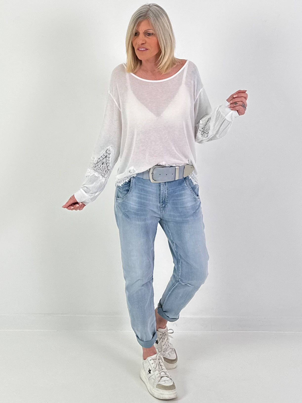 Pullover mit Spitzeneinsätzen - weiss