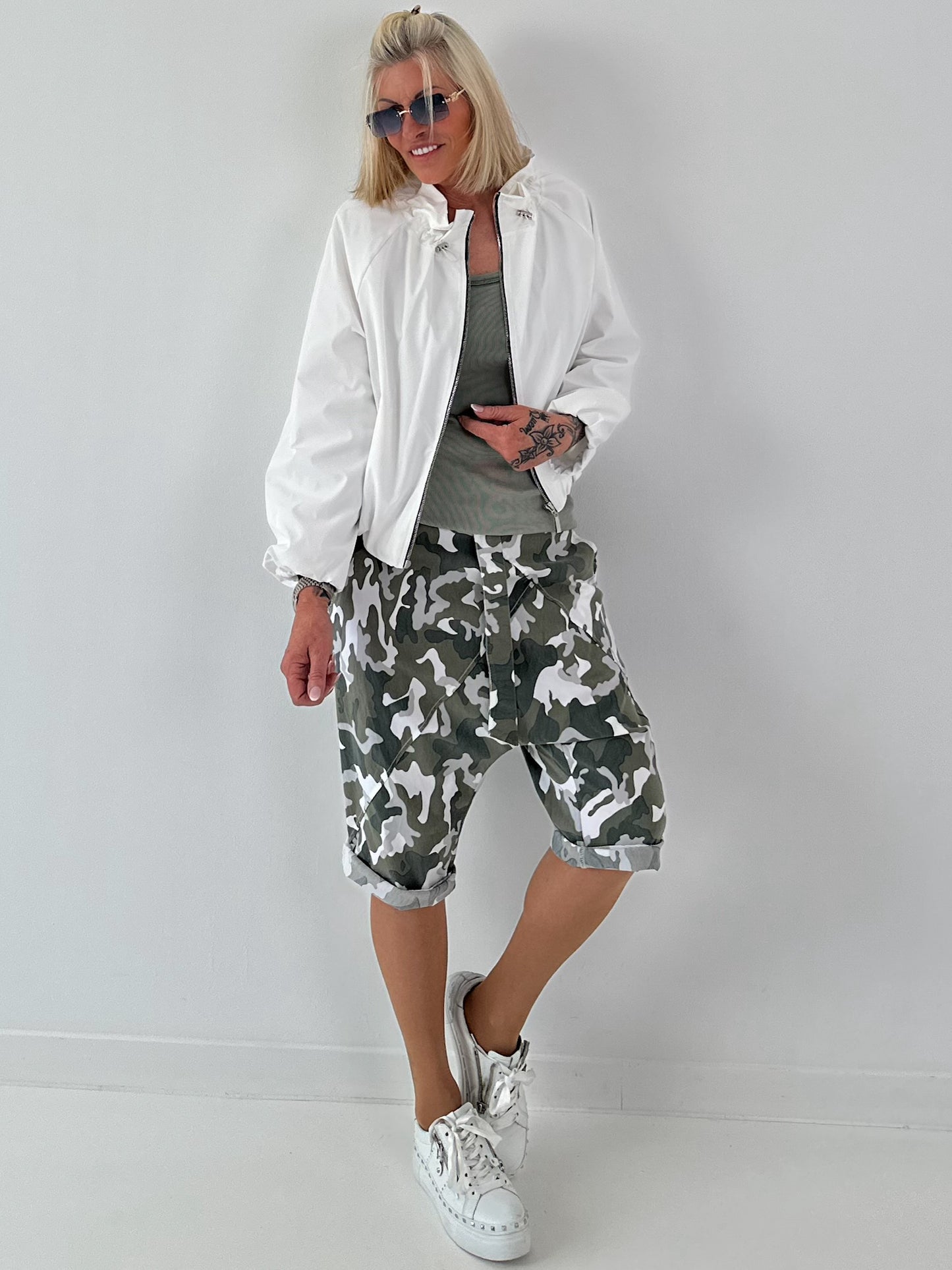 Ballon Jacke mit raffiniertem Kragen - weiss