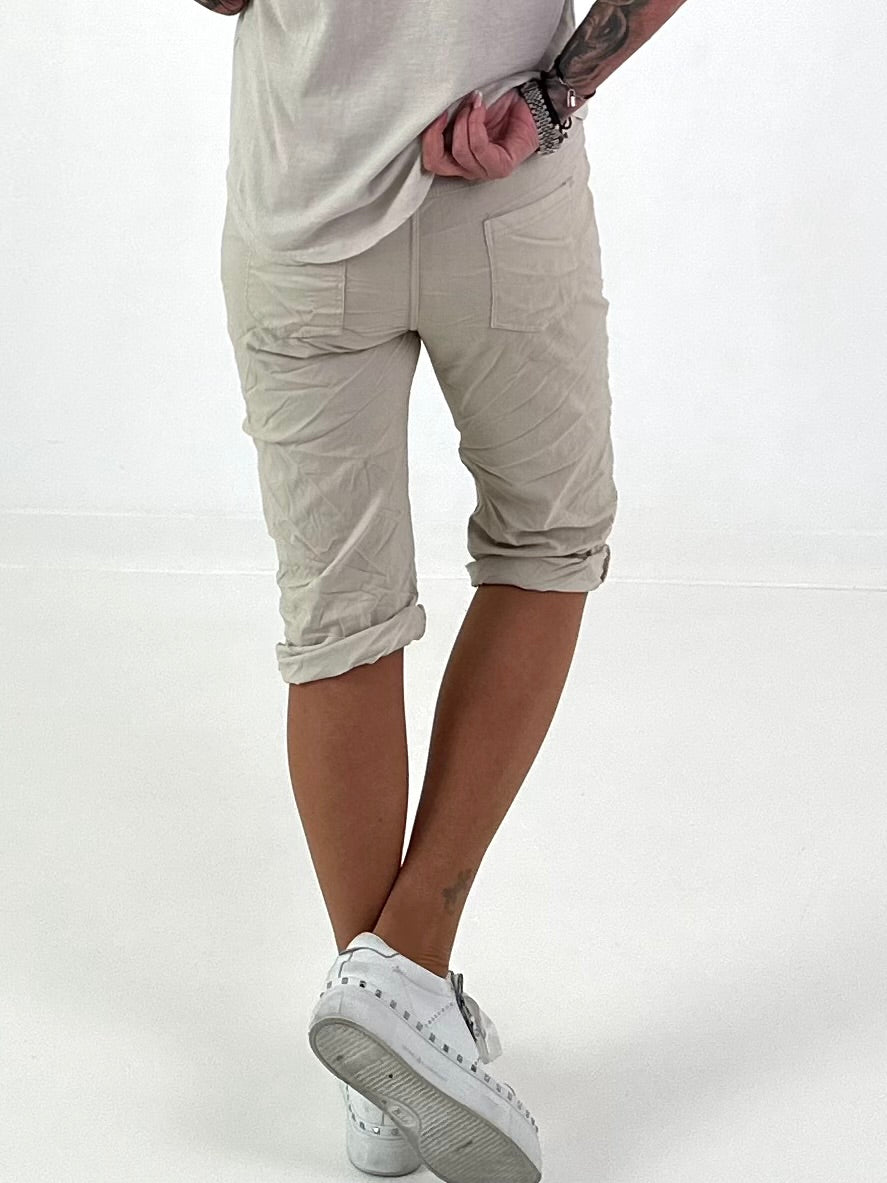 Shorts with patches - beige