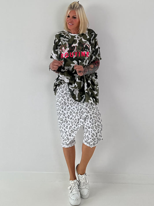 Oversized Camouflage T-Shirt - weiss-mehrfarbig