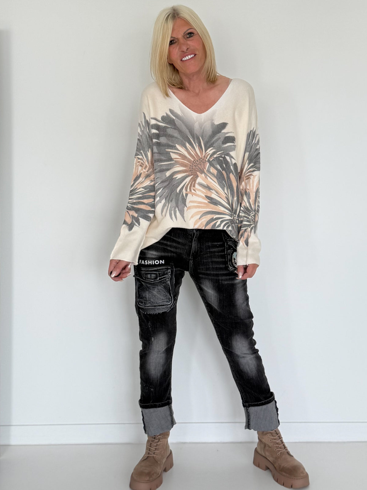 Pullover mit V-Ausschnitt und Botanical-Print - creme-anthrazit