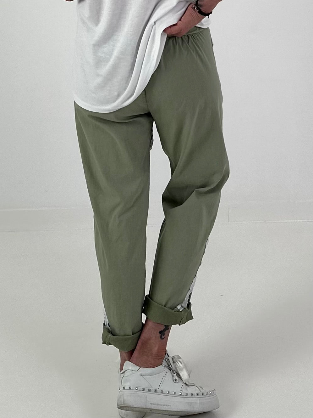 Hose mit Zipper-Details - khaki
