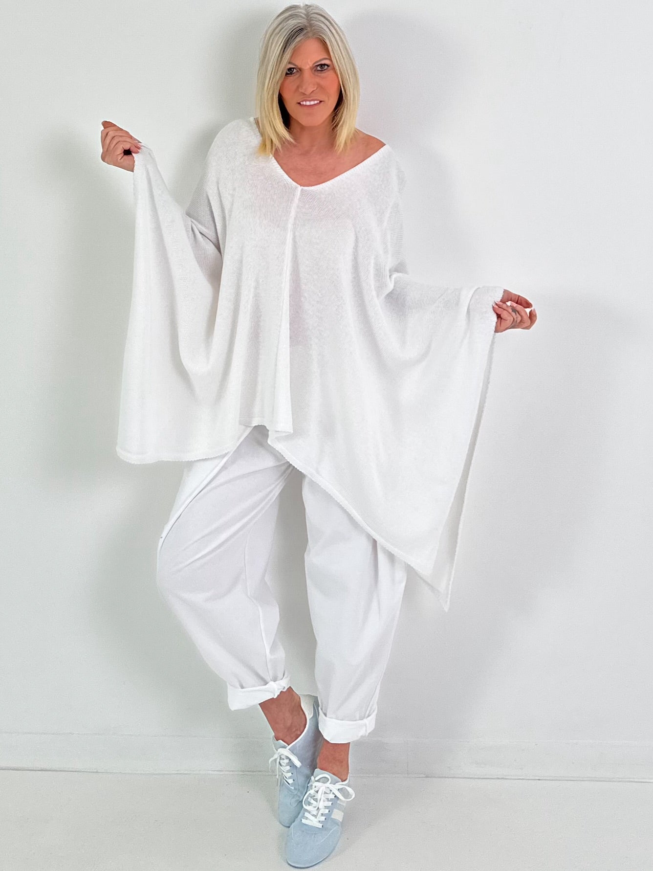 Oversized Sommerstrick Poncho - weiss
