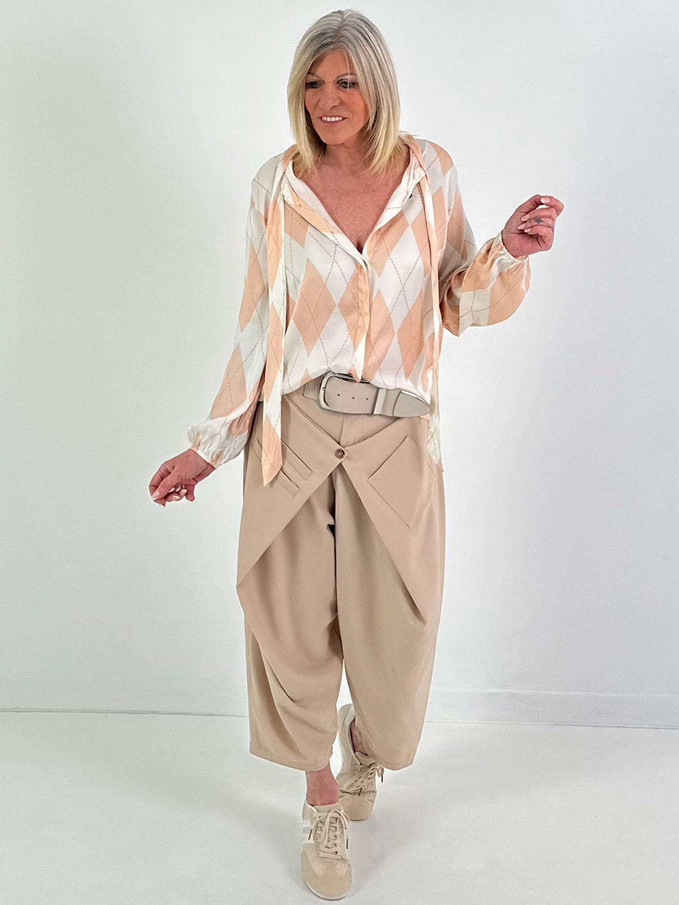 Bluse mit Bindebändern - beige