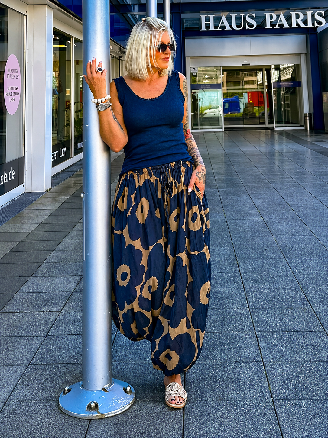 Leichte Pumphose mit floralem Print  - blau-camel