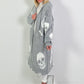 Oversized Strickmantel mit Kapuze Modell "Skull" - grau-weiss
