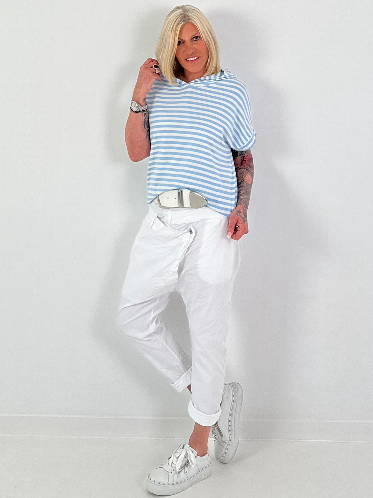 T-shirt met capuchon en strepenpatroon - lichtblauw-wit