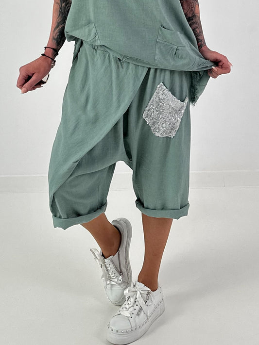 Kurze Leinen Baggy mit Überwurf und Paillettendetails - khaki
