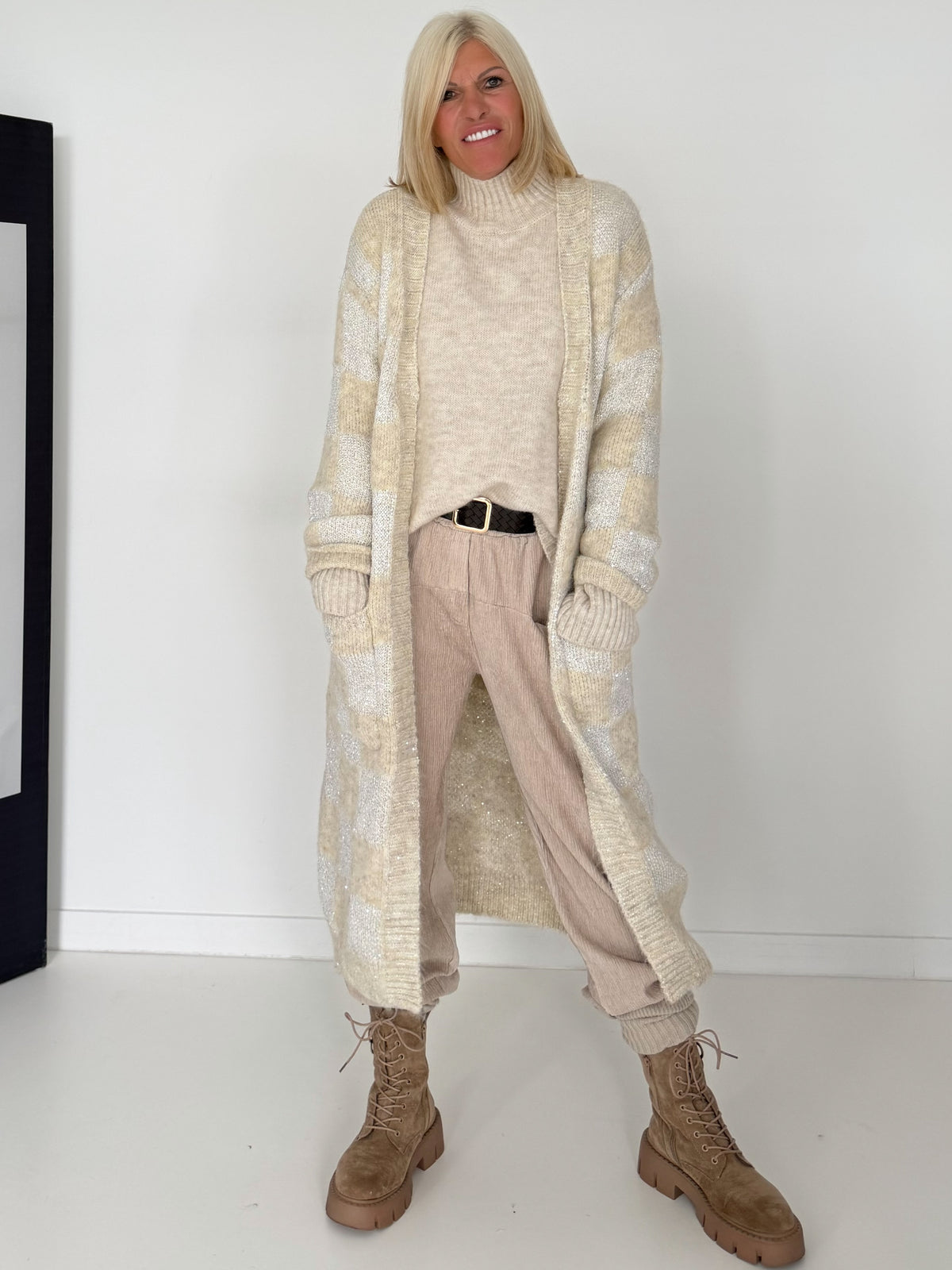 Strickmantel mit Pailletten - beige