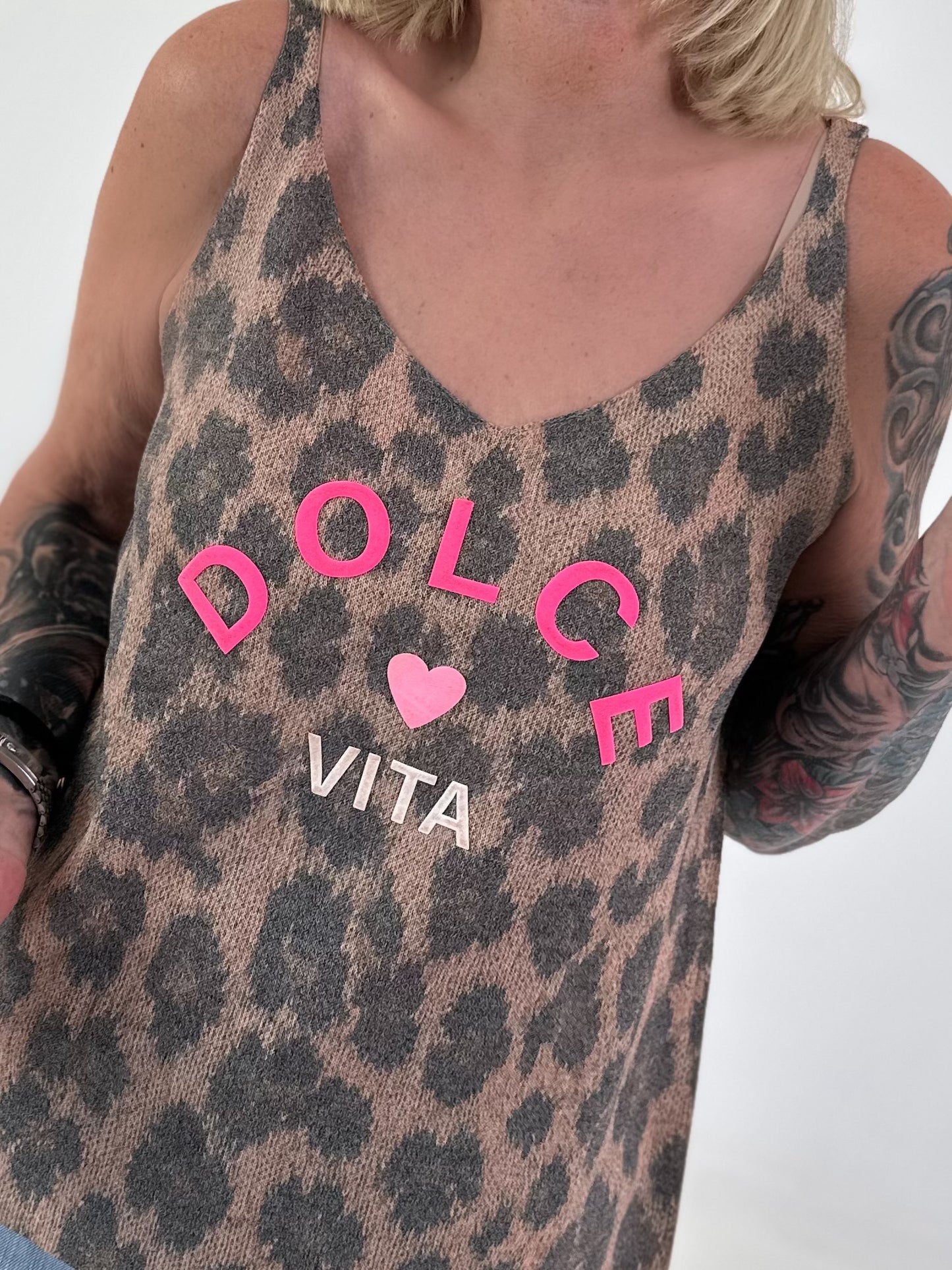 Top Dolce Vita mit großem Leo-Muster - schoko-sand-mehrfarbig