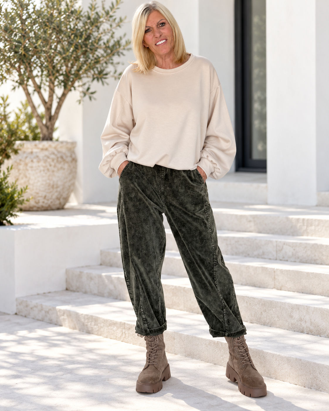 Balloon sweater with ruched sleeves - beige