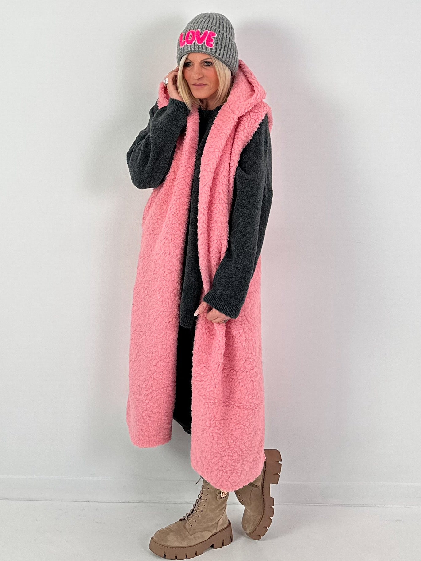 Long vest model "Leo Layers" - pink