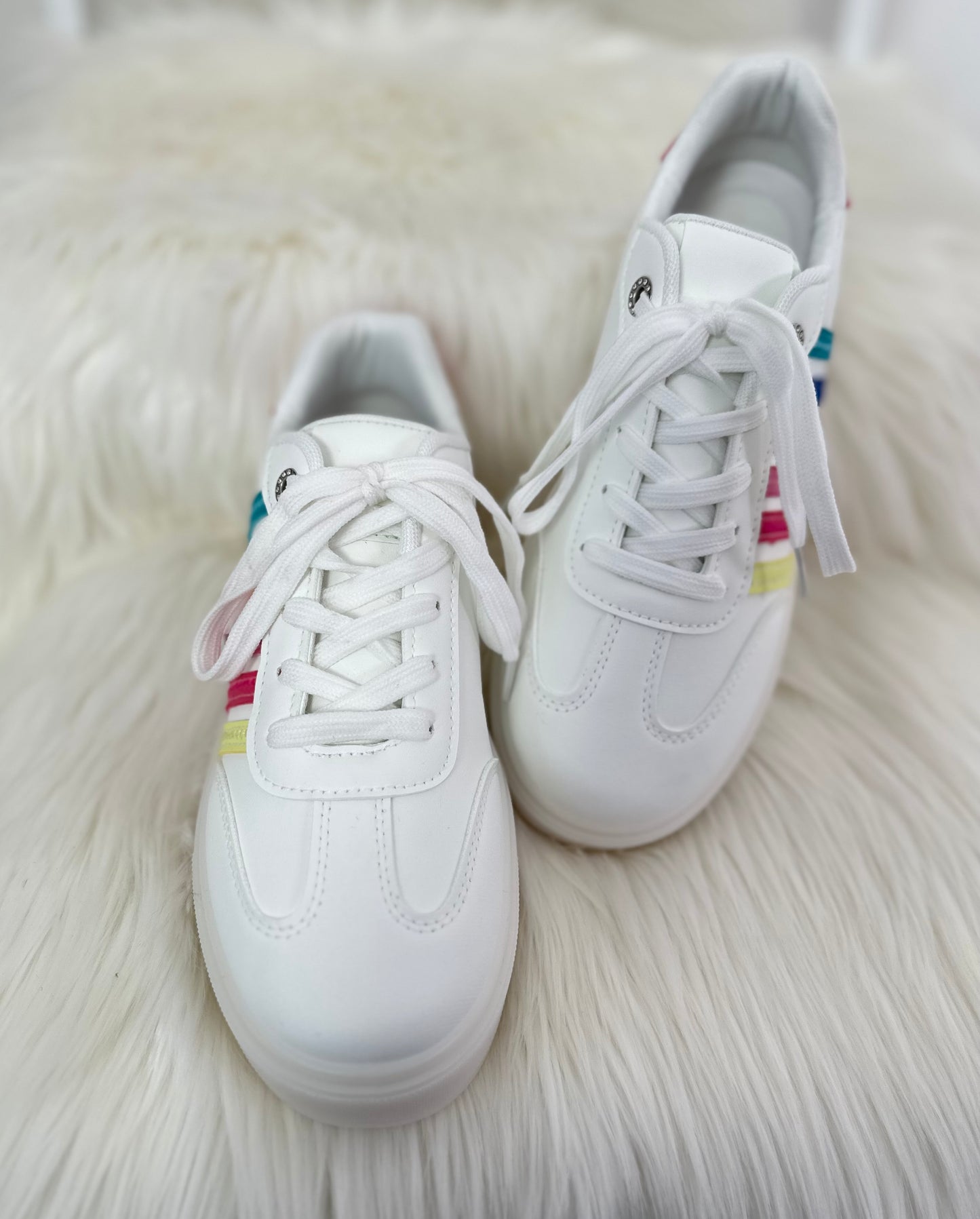 Sneaker mit bunten Streifen - weiss