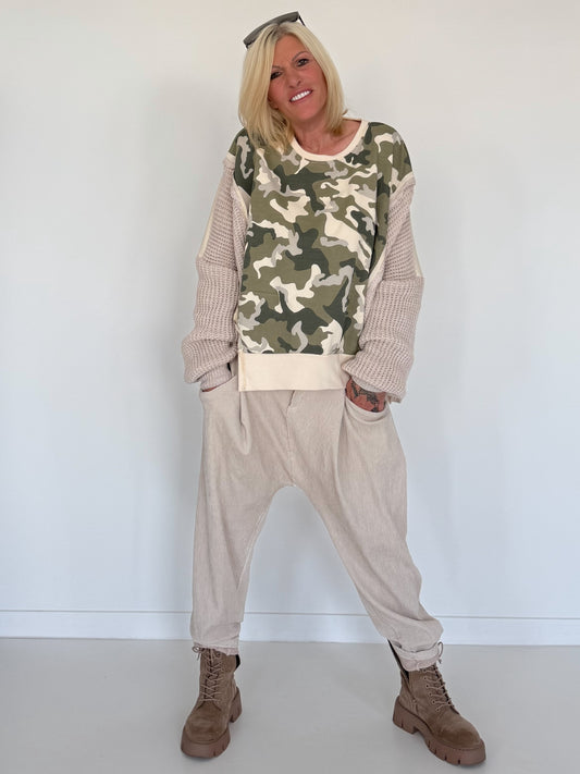 Oversized Sweater mit Strickeinsatz - beige-oliv-mehrfarbig