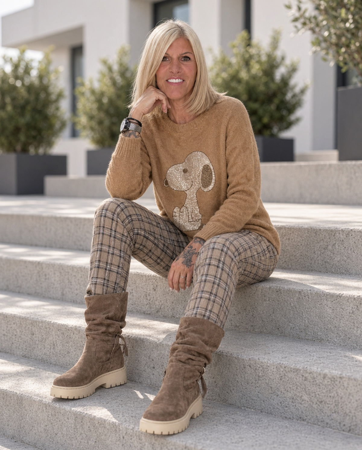 Trui met strass-cartoonmotief - camel
