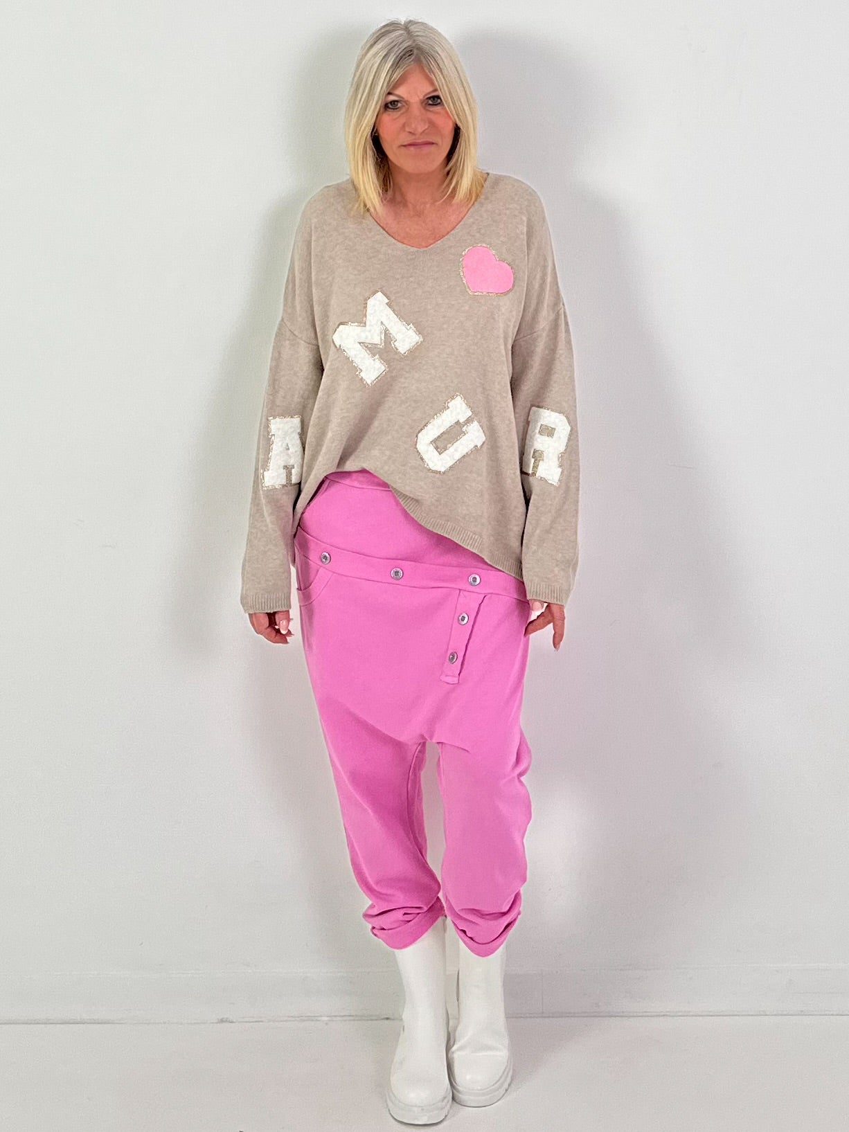 Strickpullover Model "Amour Dreams" - beige ( lieferbar ab ca. 09.12.25)