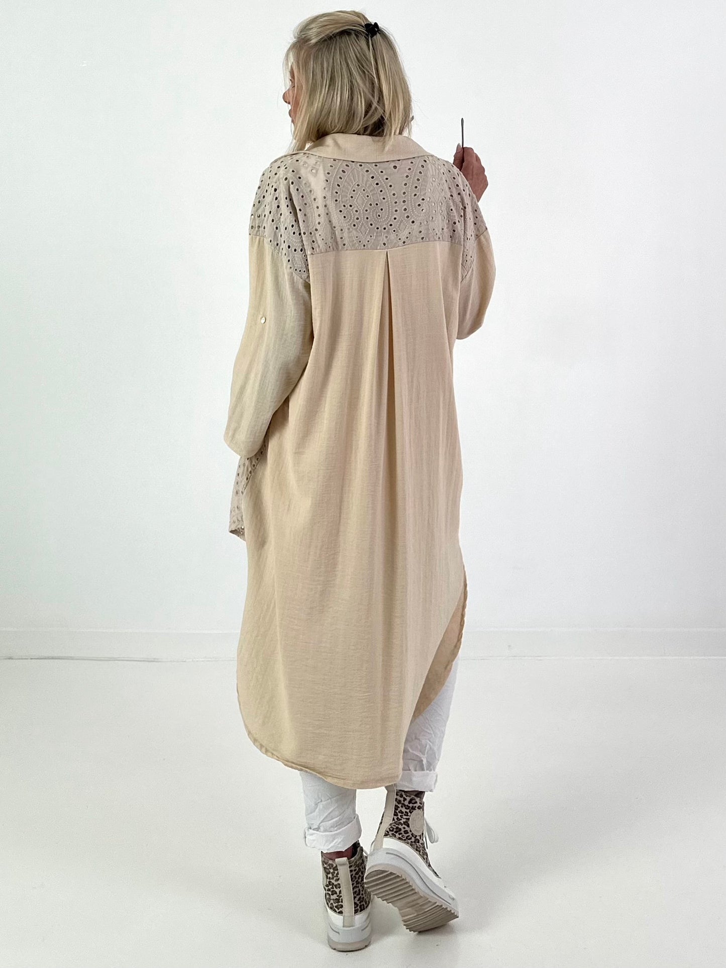 Long linen blouse with broderie anglaise - beige