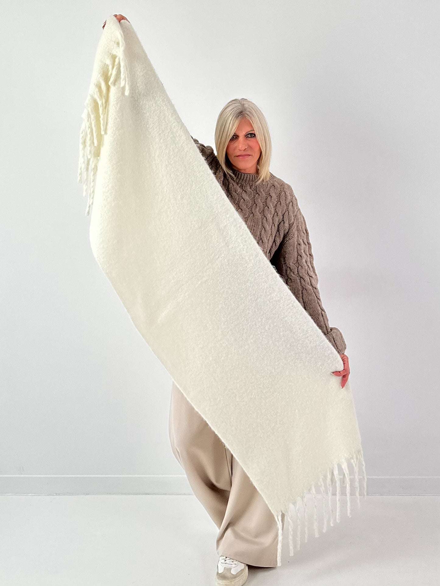 Sjaal met franjes model "Fleur de Charme" - ecru