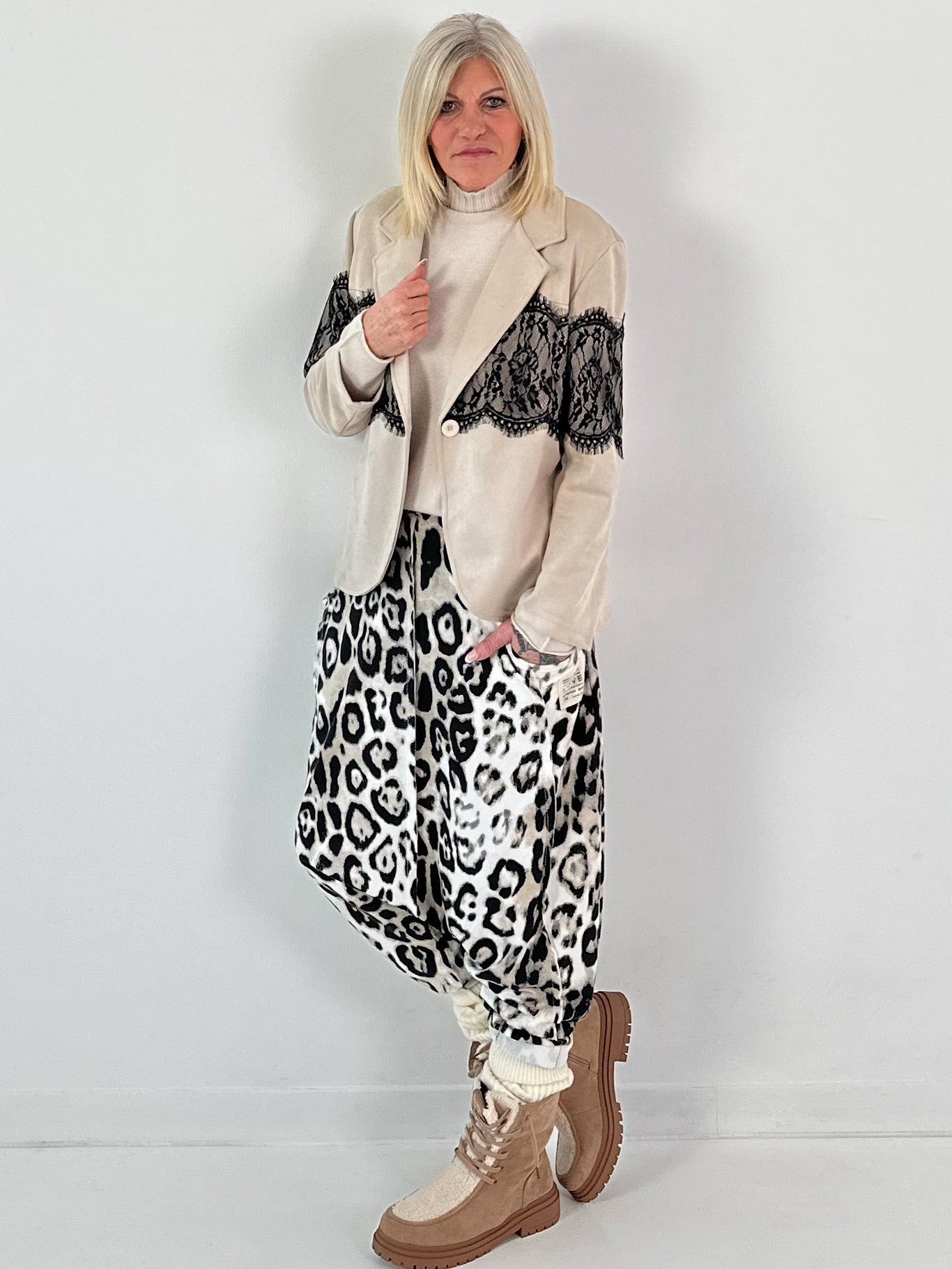 Suède-look blazer model "Lace Line" - beige