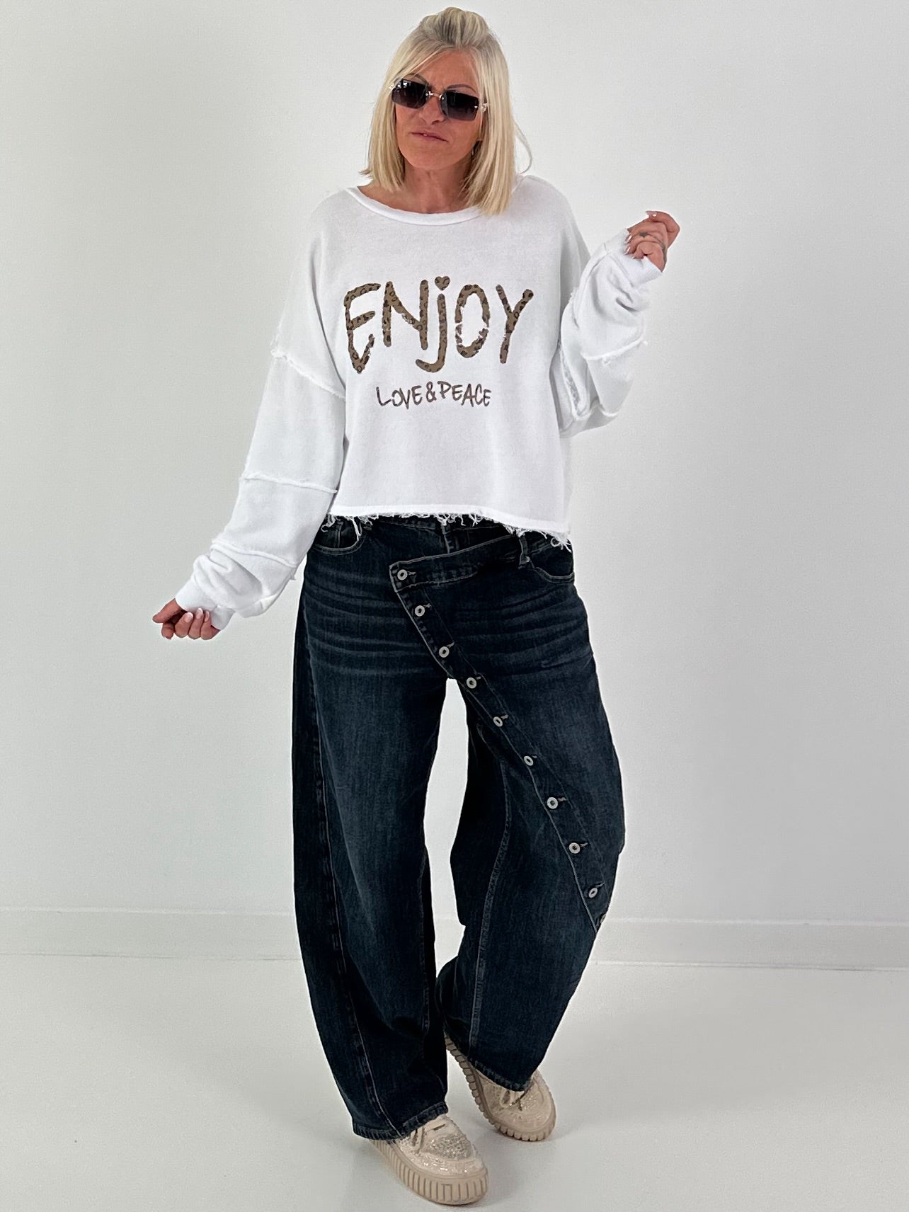 Sweater with purl seams and print - white