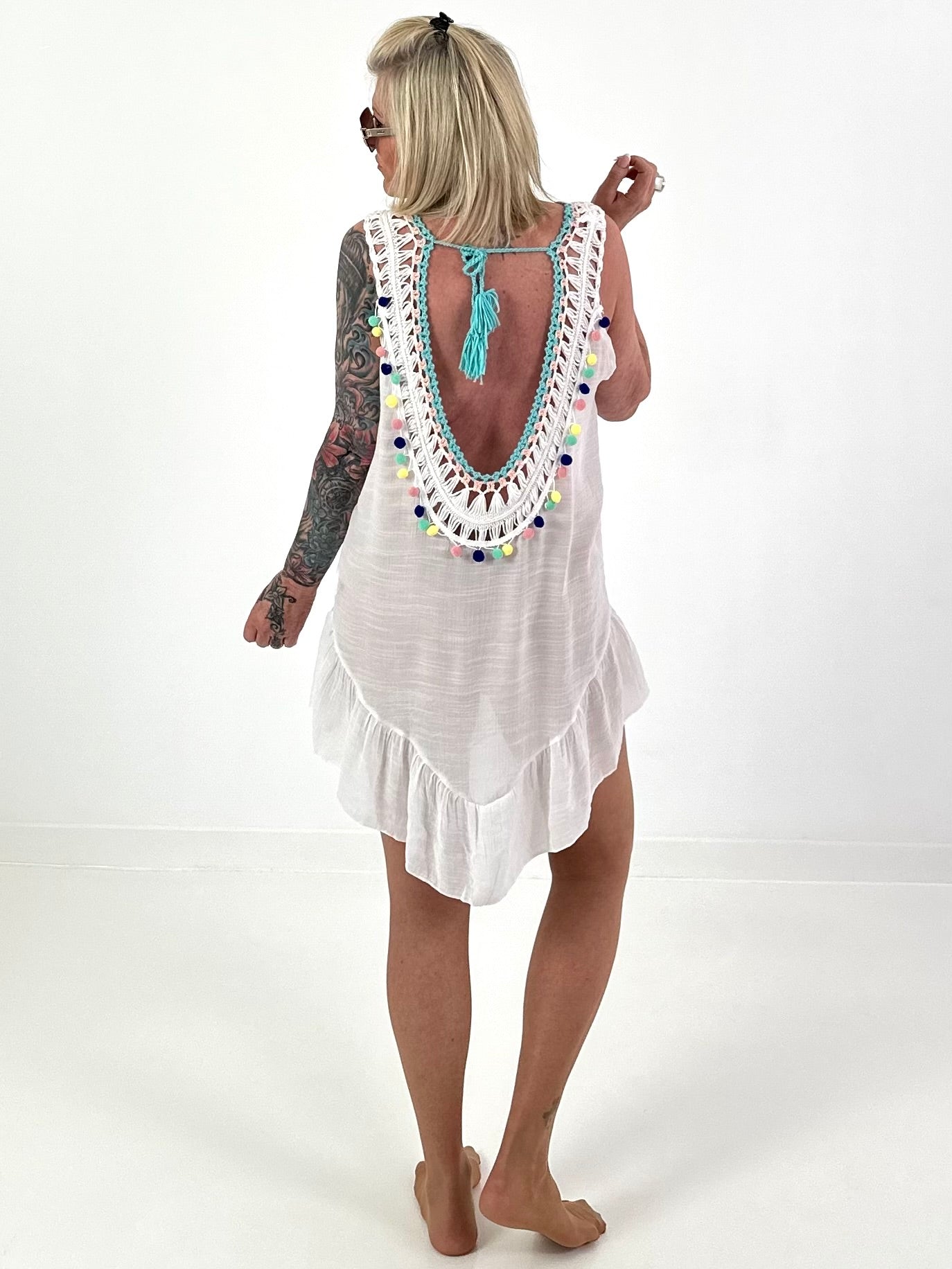 Ärmellose Ibiza Kleid/Tunika mit Häkeleinsätzen - weiss