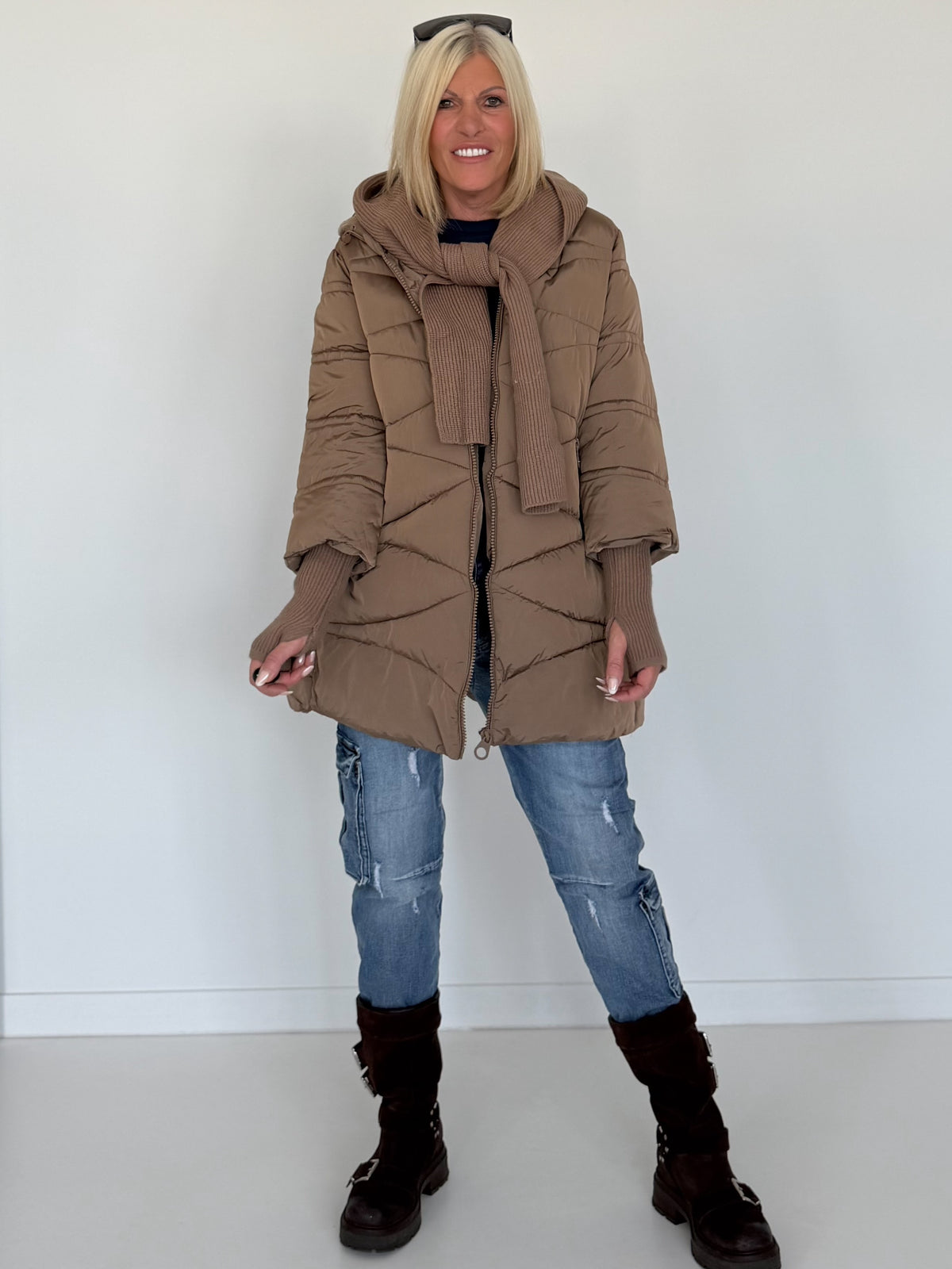 Winterjacke 2 Looks mit Stulpenärmeln und abnehmbarem Strickeinsatz - taupe