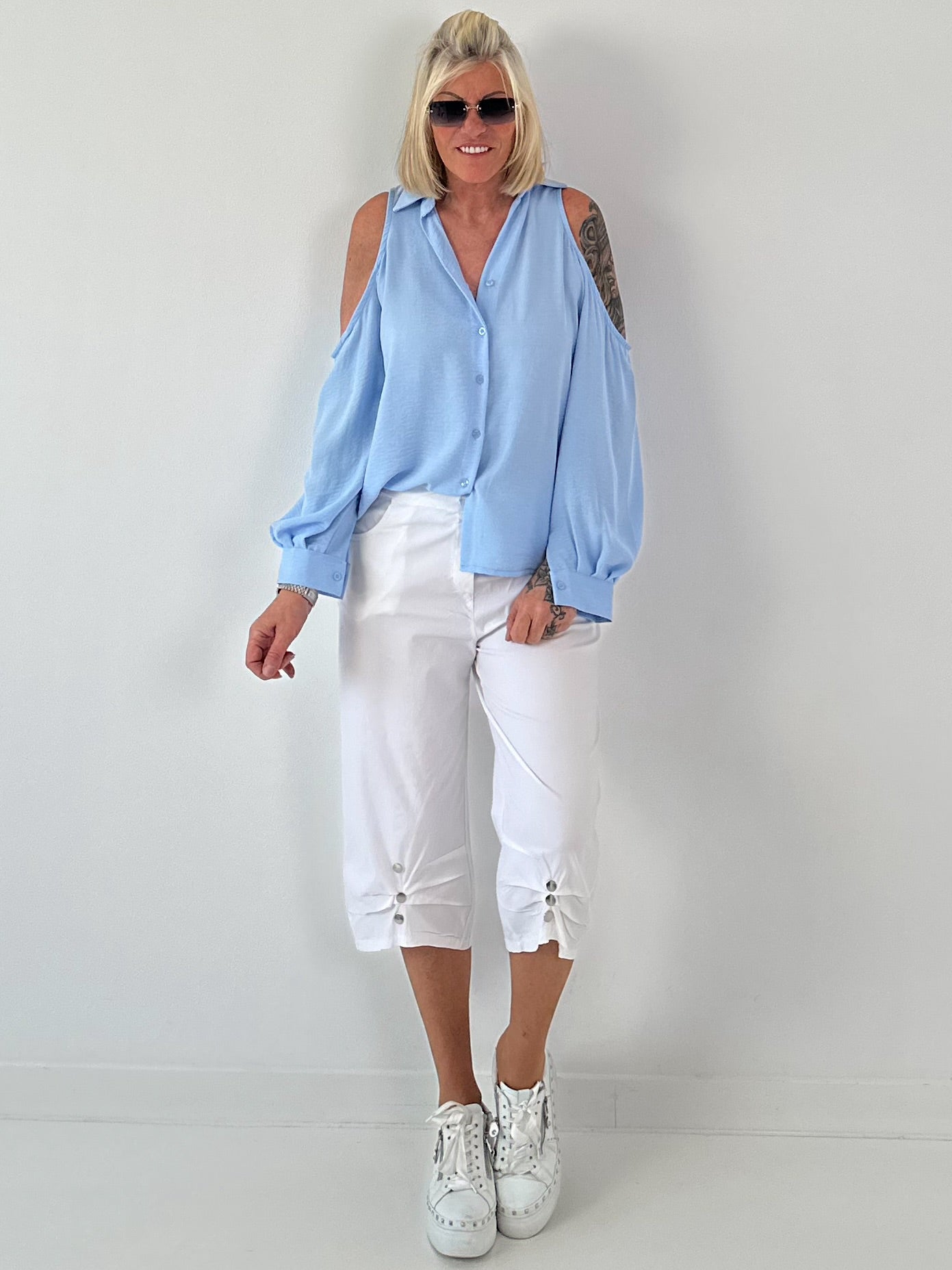 Bluse mit cold shoulder Detail - hellblau