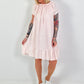 Kleid mit kurzen Ärmeln und Volant - rosa