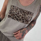 Feinstrick Top mit Leo Patch - taupe