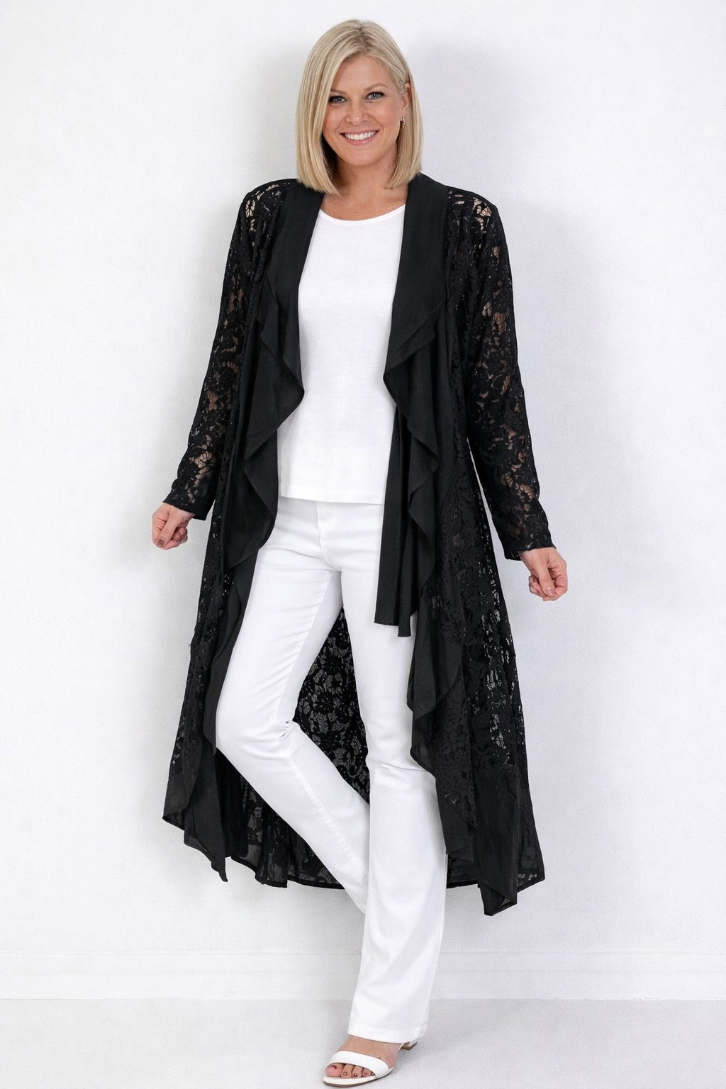 Leinenmantel mit Spitzenmuster - schwarz