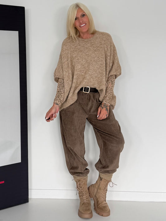 Soft sweater vest with patch pocket - beige