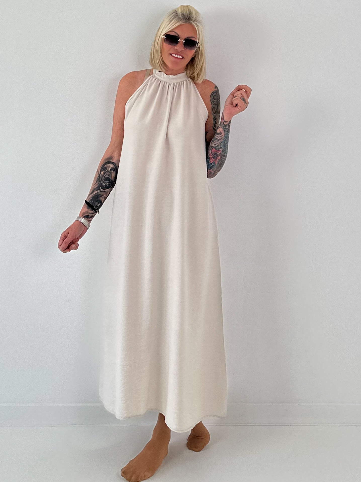 Klassisches Neckholder-Kleid - beige