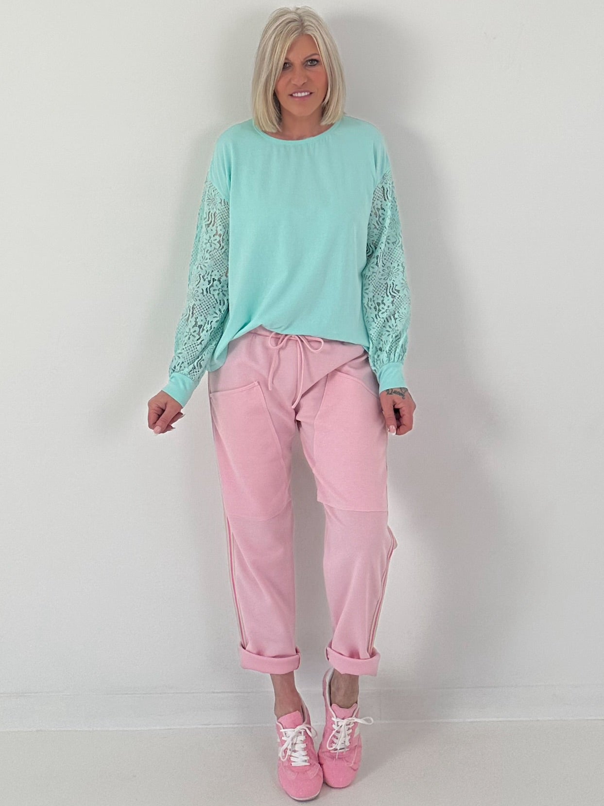 Shirt mit Spitzeneinsätzen - mint