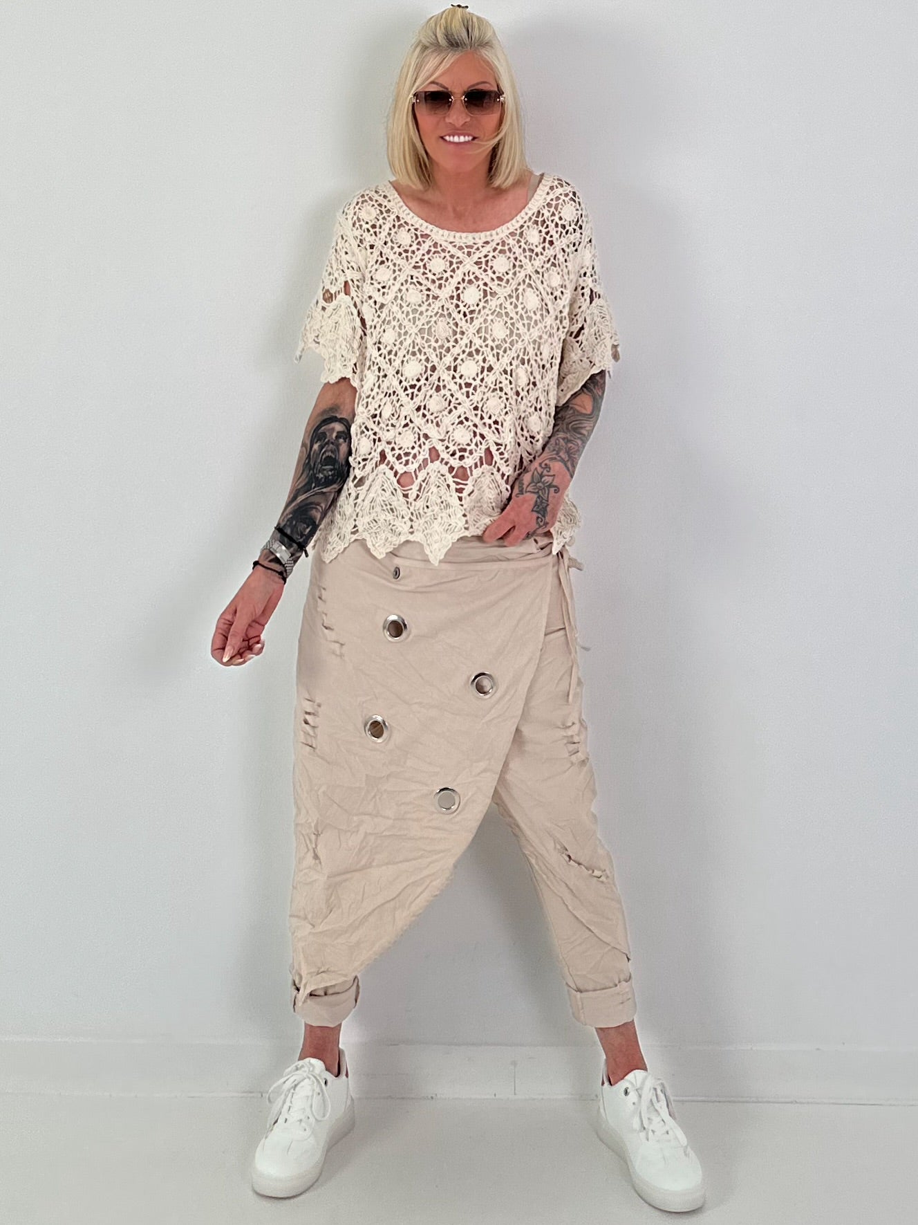 Crochet T-shirt with pattern - beige