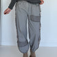 Hose mit City-Statement-Print - grau