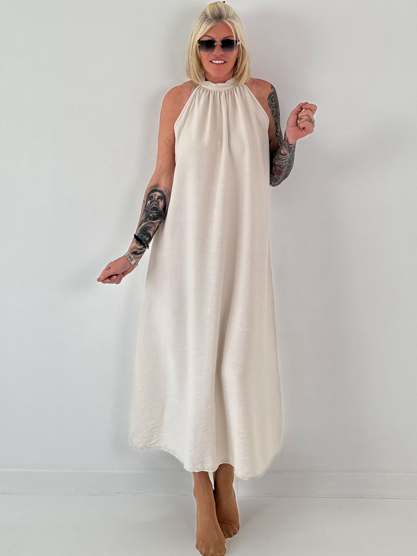 Klassisches Neckholder-Kleid - beige