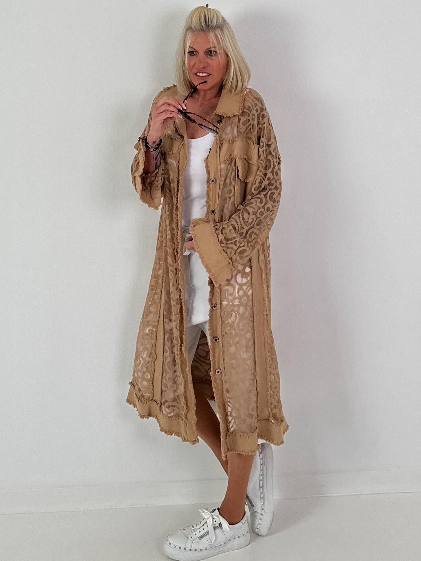 Jeansmantel mit floralem Netzeinsatz - camel ( lieferbar ab 26.05.26)