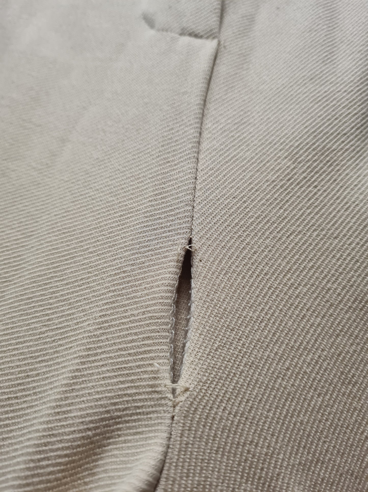 Tweede keus wijde broek, model "Marlene Flow" - beige